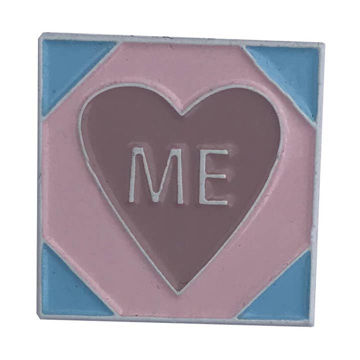 Mini épingle en émail Love Me pour la vente par Adele by Adele Jackson