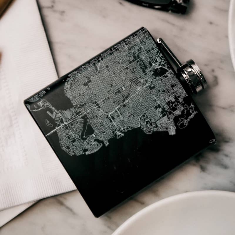 JACE.design - Wholesale Flask - St. Petersburg FL Map Hip Flask in Matte Black0
