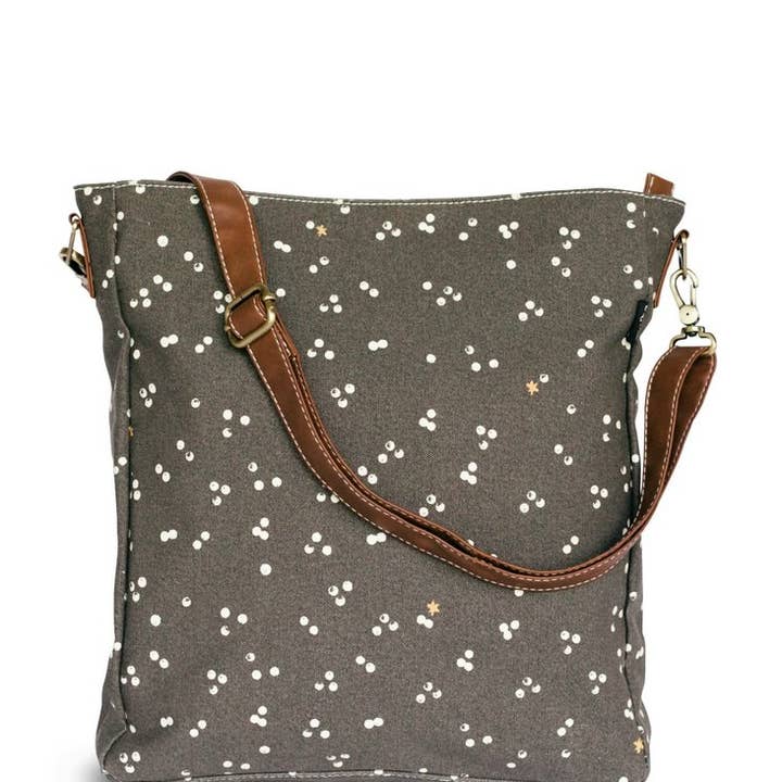 Sling à bandoulière Nochi pour la vente par MAIKA