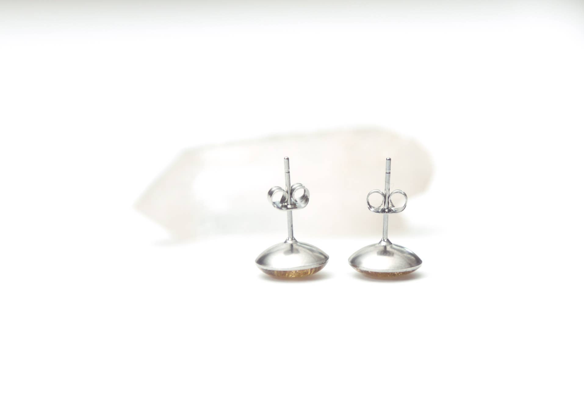 Cameoko - Vendita all'ingrosso Orecchini a bottone - Orecchino con gemma schiacciata, 8 mm2