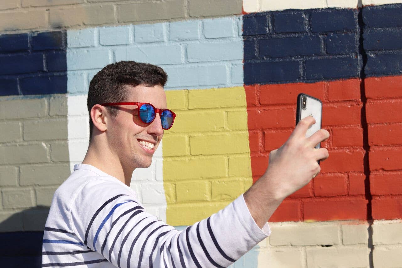 Sondre Travel - Wholesale Sunglasses - Unisex - Voyage Shades | Frosted Red3