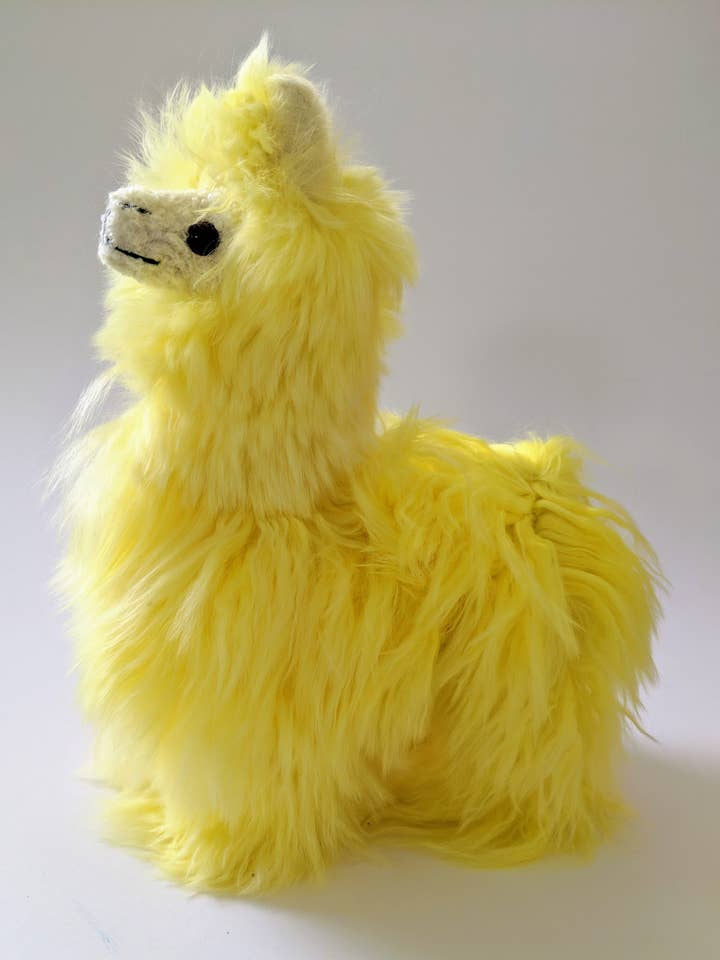 Animal Peluche Alpaga Jaune pour la vente par Inspired Peru