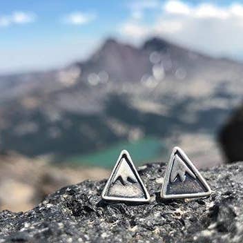 Mountain Studs för wholesale av Krista Tranquilla Studio