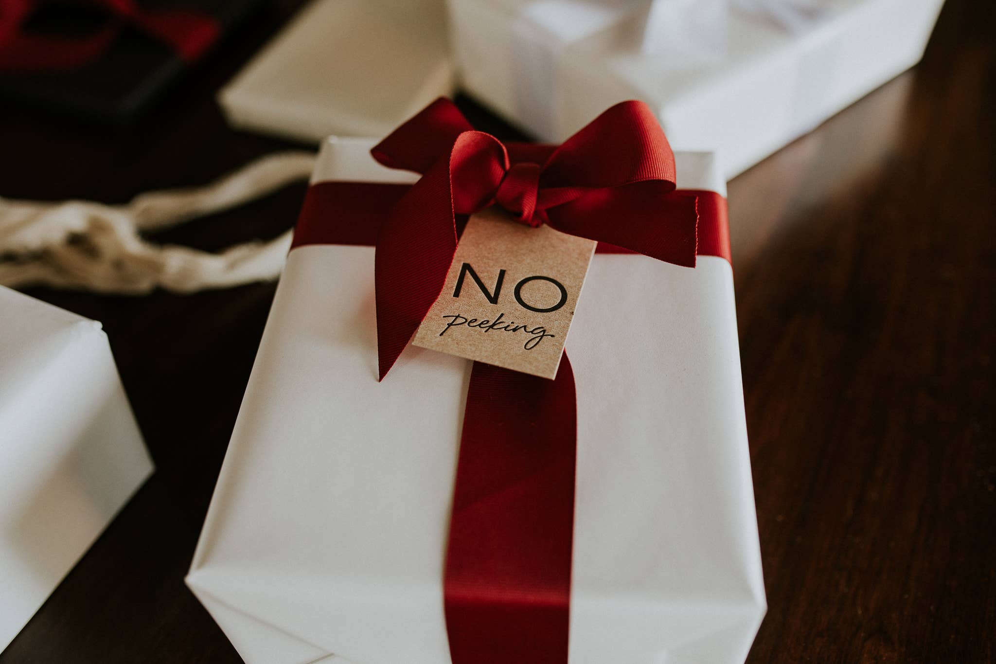 Wrinkle & Crease Paper Products - Wholesale Gift Tag - No Peeking Gift Tag1