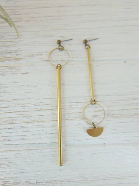 Bijoux | Boucles d'oreilles asymétriques en laiton pour la vente par Dynamo