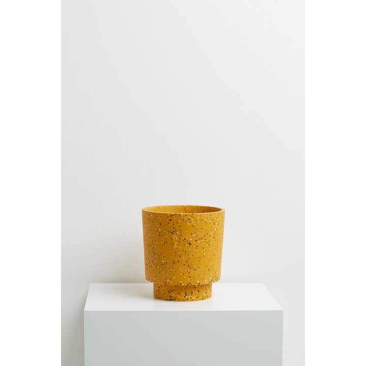 Capra Designs - Venta al por mayor Macetas - Terrazo - Maceta para banjo, color dorado1