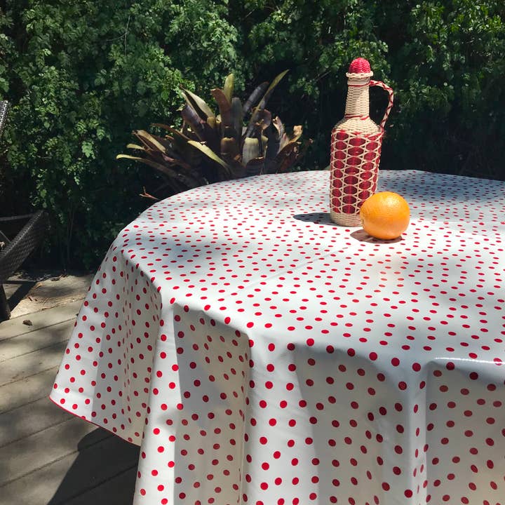 Oilcloth International - Vente Nappes - Nappe ronde à pois rouges 68 po