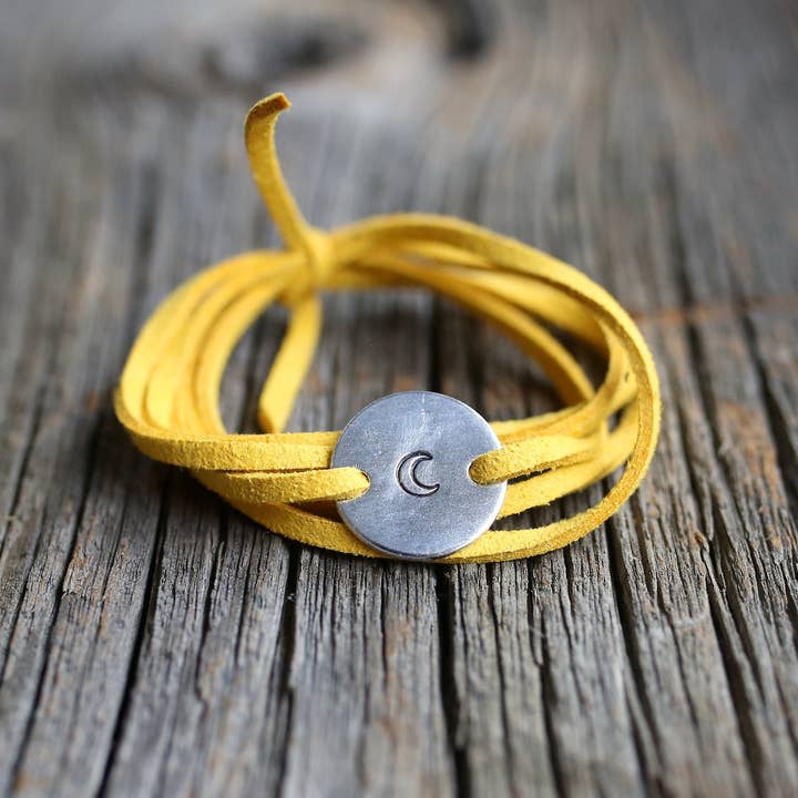Bracelet Moon Wrap pour la vente par B.Stamped