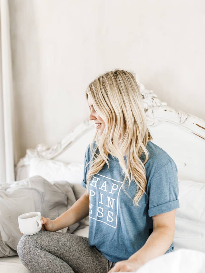 TEE-SHIRT BLEU BONHEUR pour la vente par On the Cuff