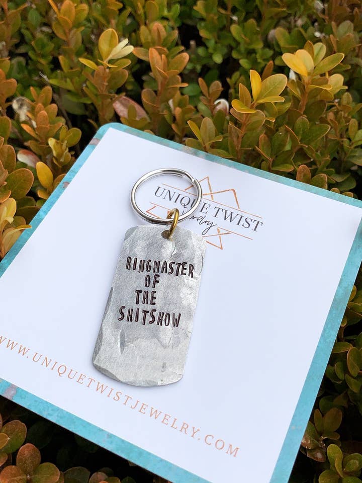 Porte-clés Ringmaster pour la vente par Unique Twist Jewelry