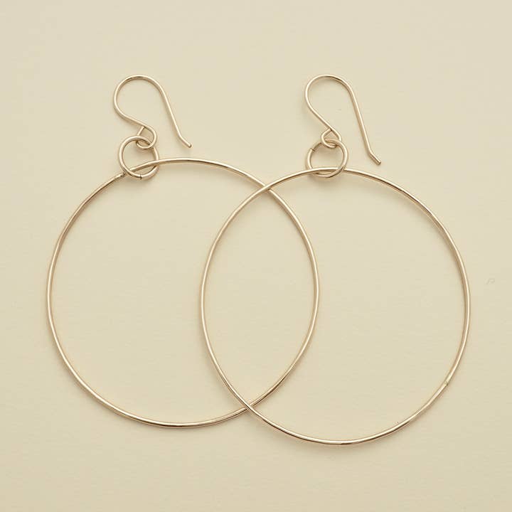 Cerceaux favoris pour la vente par Britta Ambauen Jewelry
