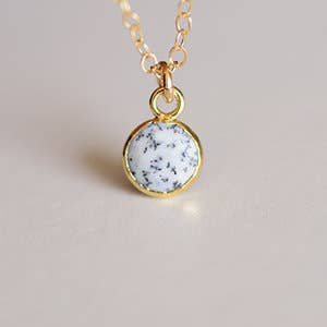 Collier Cutie pierre de lune pour la vente par Leslie Francesca Designs