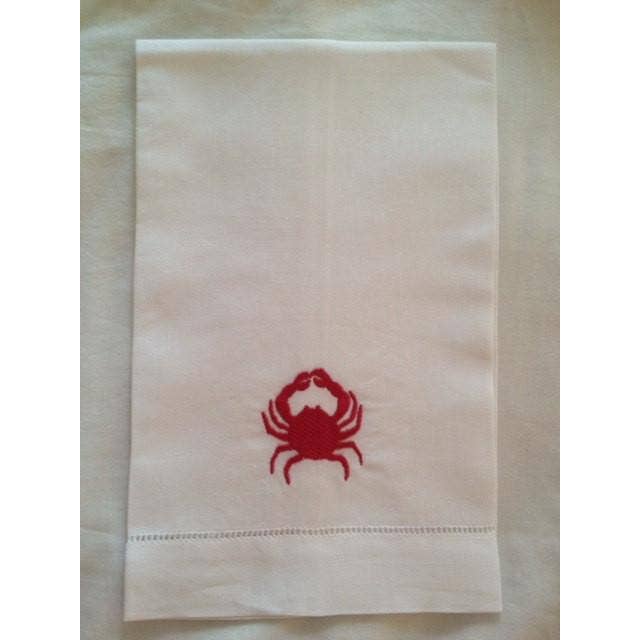 F-LT - Toallas de invitados con bordado de lino para venta al por mayor de Maggie McFarland Design-Lulu LaRock