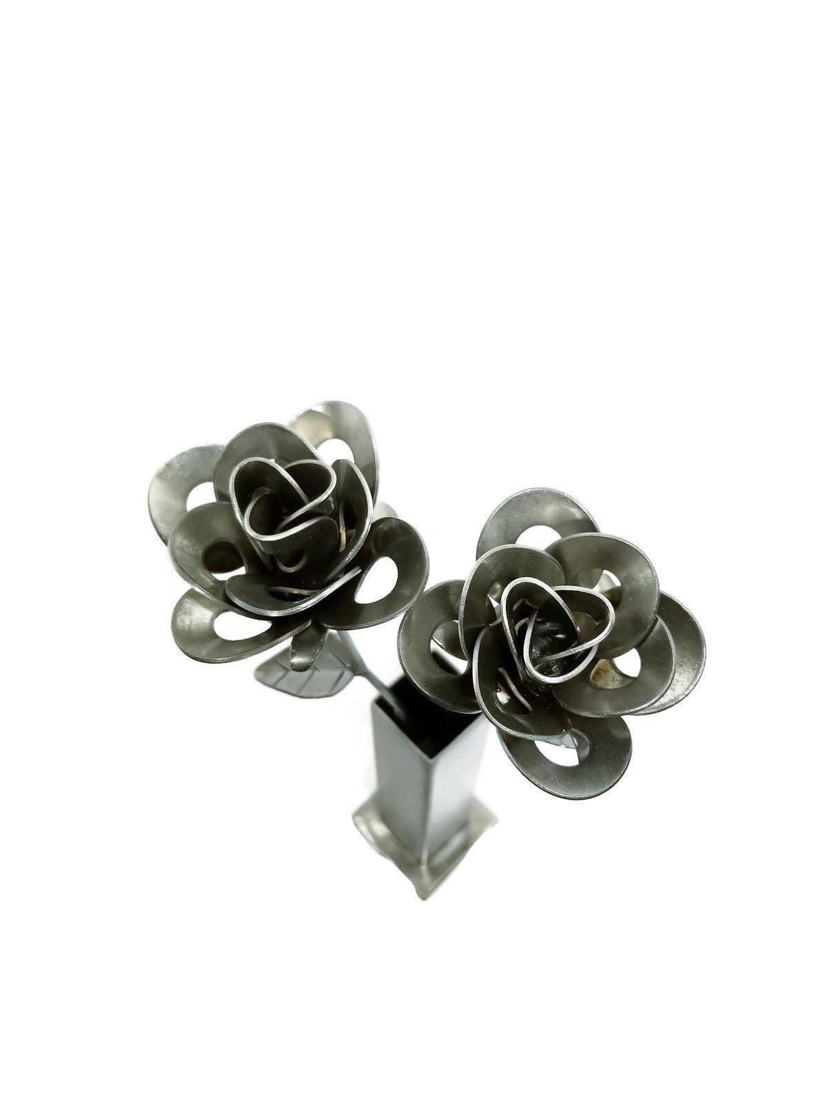 Metal Relic - Wholesale Artificial Flowers - Dual Immortal Roses And Bud Vase6
