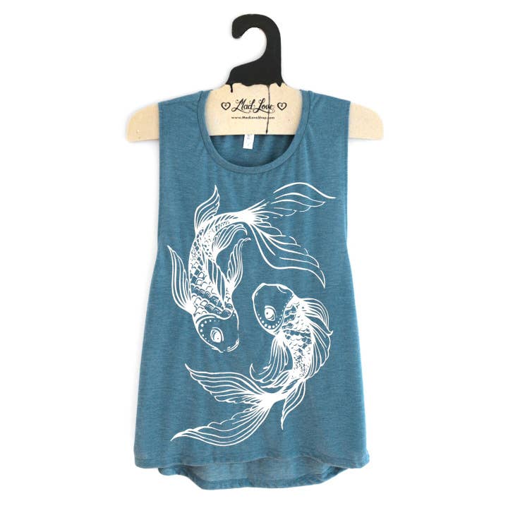 Tanque muscular azul Tri Blend com estampa Koi por atacado de Mad Love Shop