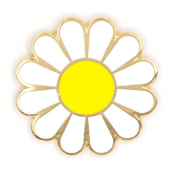 Broche en émail marguerite blanche pour la vente par These Are Things