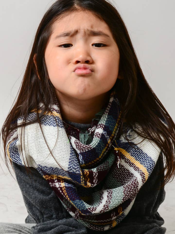 Kinderklassischer Schal in Karomuster für den Großhandel von Leto Accessories