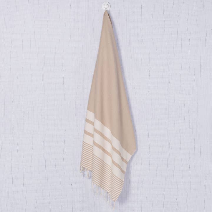 Serviette turque Peshtemal KREMBCOT - Taupe pour la vente par Buldano