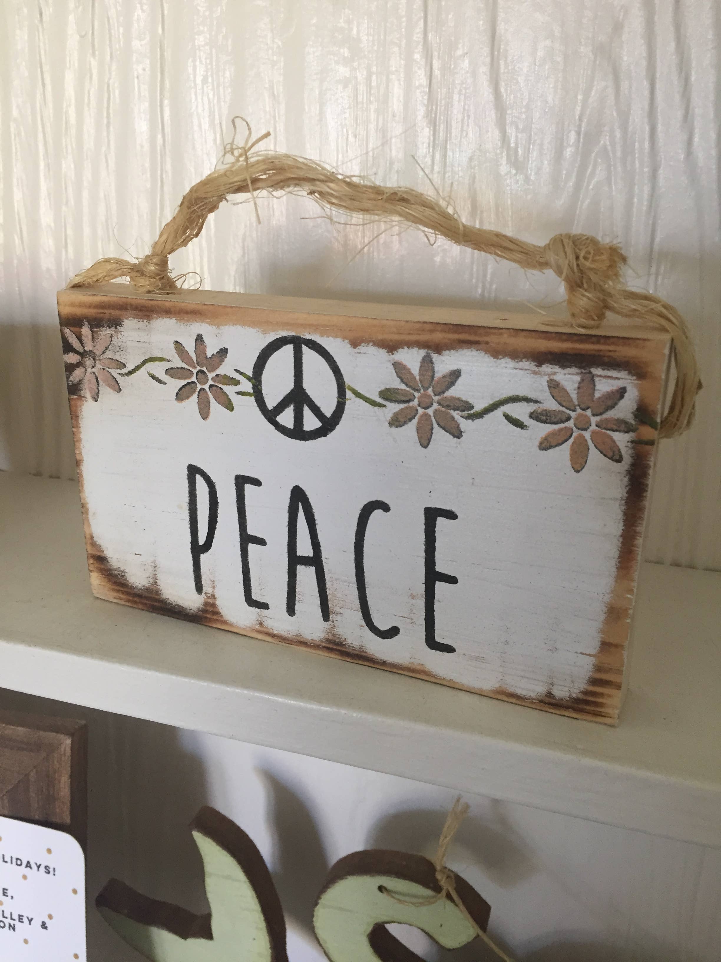 Mahalo Market – wholesale Sign – Peace Wood Wall Sign Daisy Design Handmade Art2
