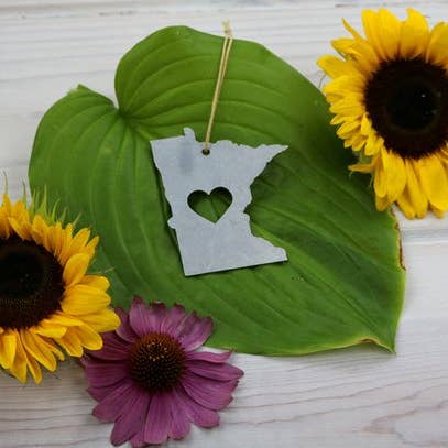 Iron Maid Art - Wholesale Ornament - Minnesota State Metal Holiday Gift Christmas Ornament