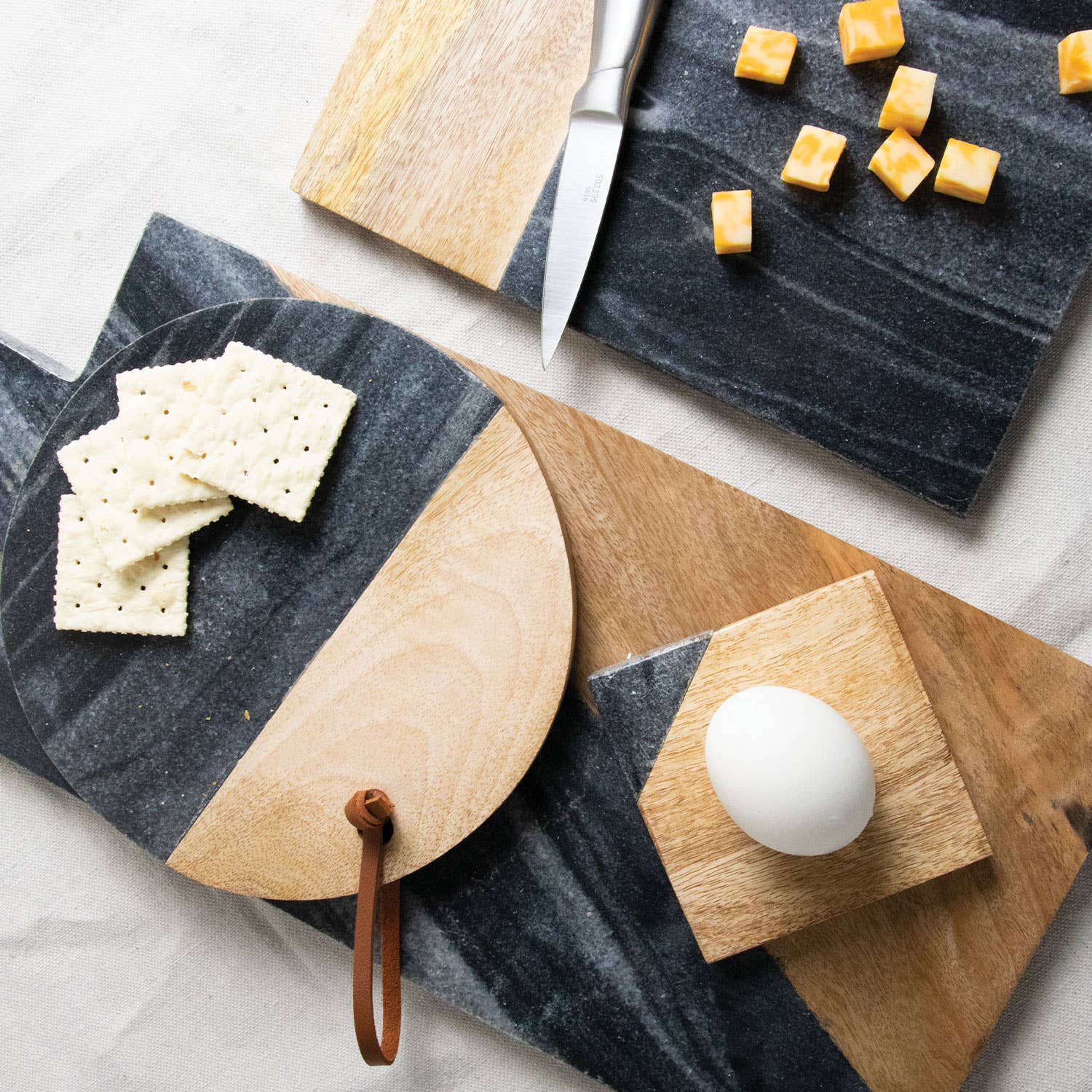 Foreside Home & Garden - Wholesale Cutting Board - Black Rectangle Marble and Wood Serving Cutting Board4