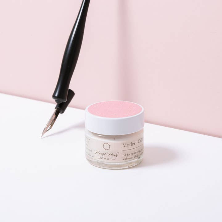 Inchiostro moderno per calligrafia rosa perla. per la vendita all'ingrosso da parte di À L'AISE LTD