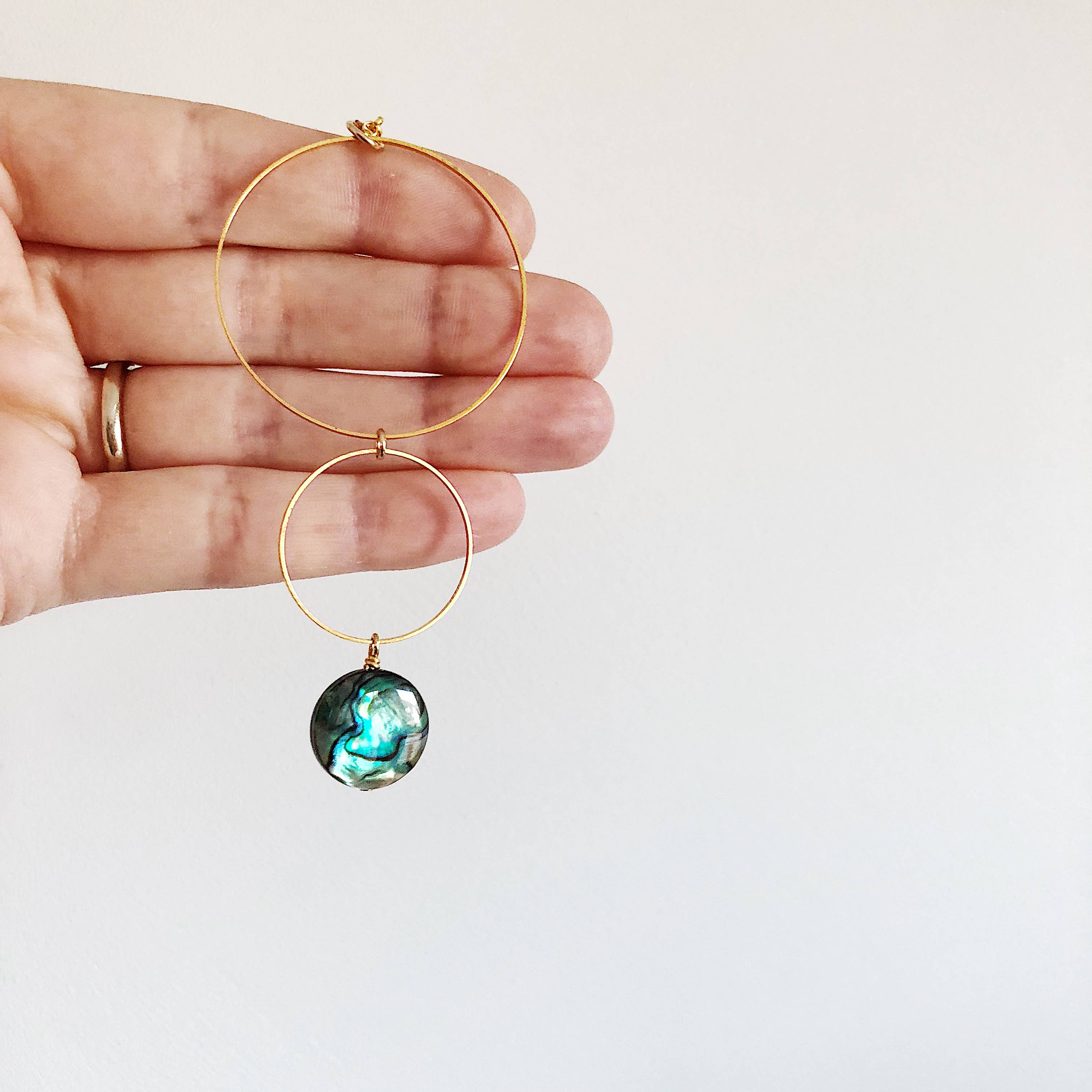 Third & Co. Studio - Wholesale Pendant/Charm Necklace - Lightweight Abalone And Brass Circles Necklace2