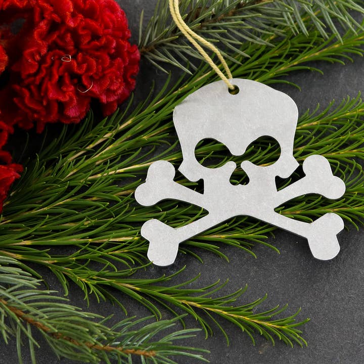 Skull And Crossbones Metal Holiday Gift Christmas Ornaments for wholesale by Iron Maid Art