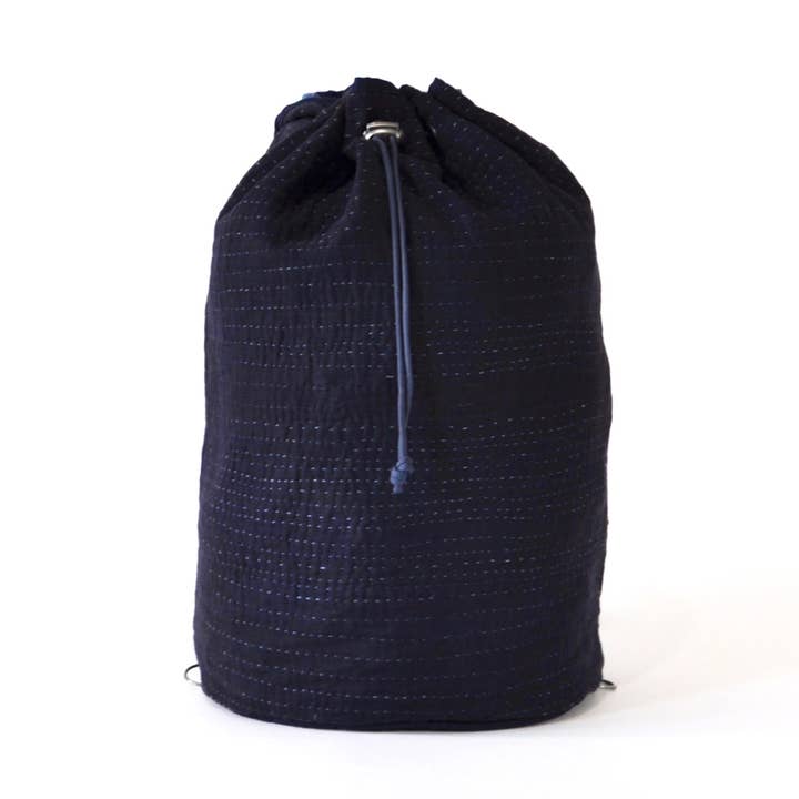 Indigo m/Hvid Syning Kantha Crossbody Duffel/Yoga taske for engroshandel hos Yesness