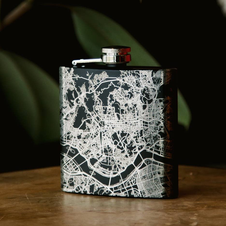 JACE.design - Wholesale Flask - St. Petersburg FL Map Hip Flask in Matte Black3