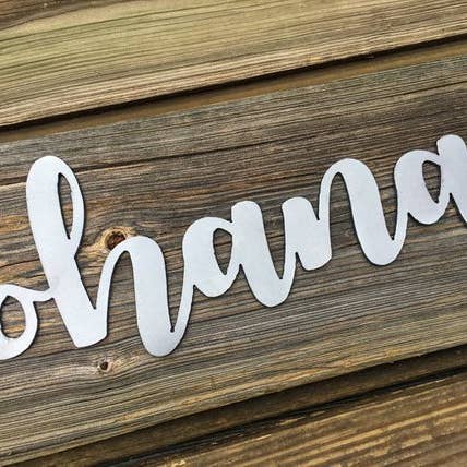Panneau mot en métal Ohana pour la vente par Iron Maid Art