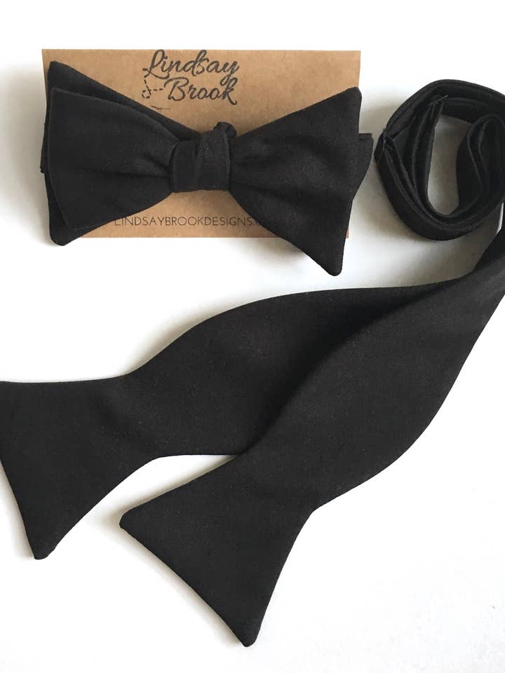 Noeud papillon en coton noir pour la vente par Lindsay Brook Designs