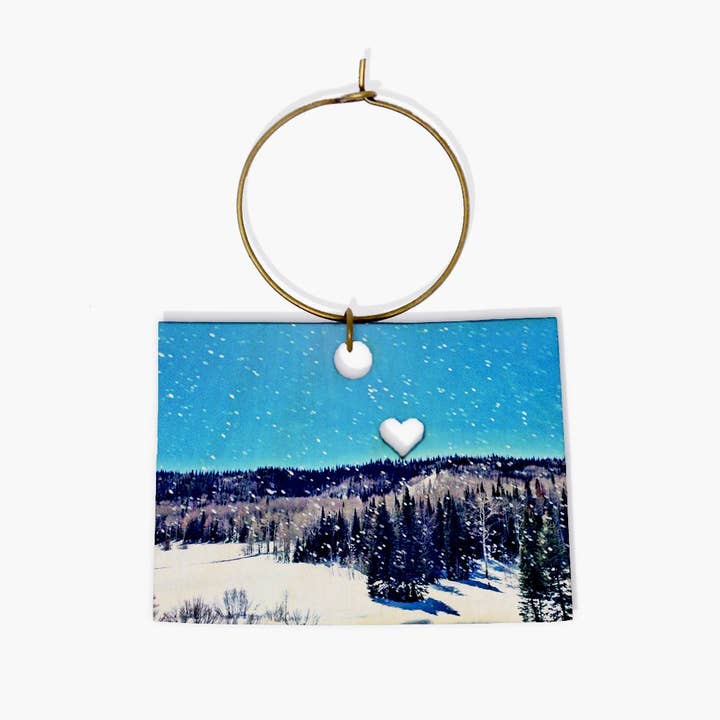 Breloque vin Snowdance pour la vente par Simply Grateful