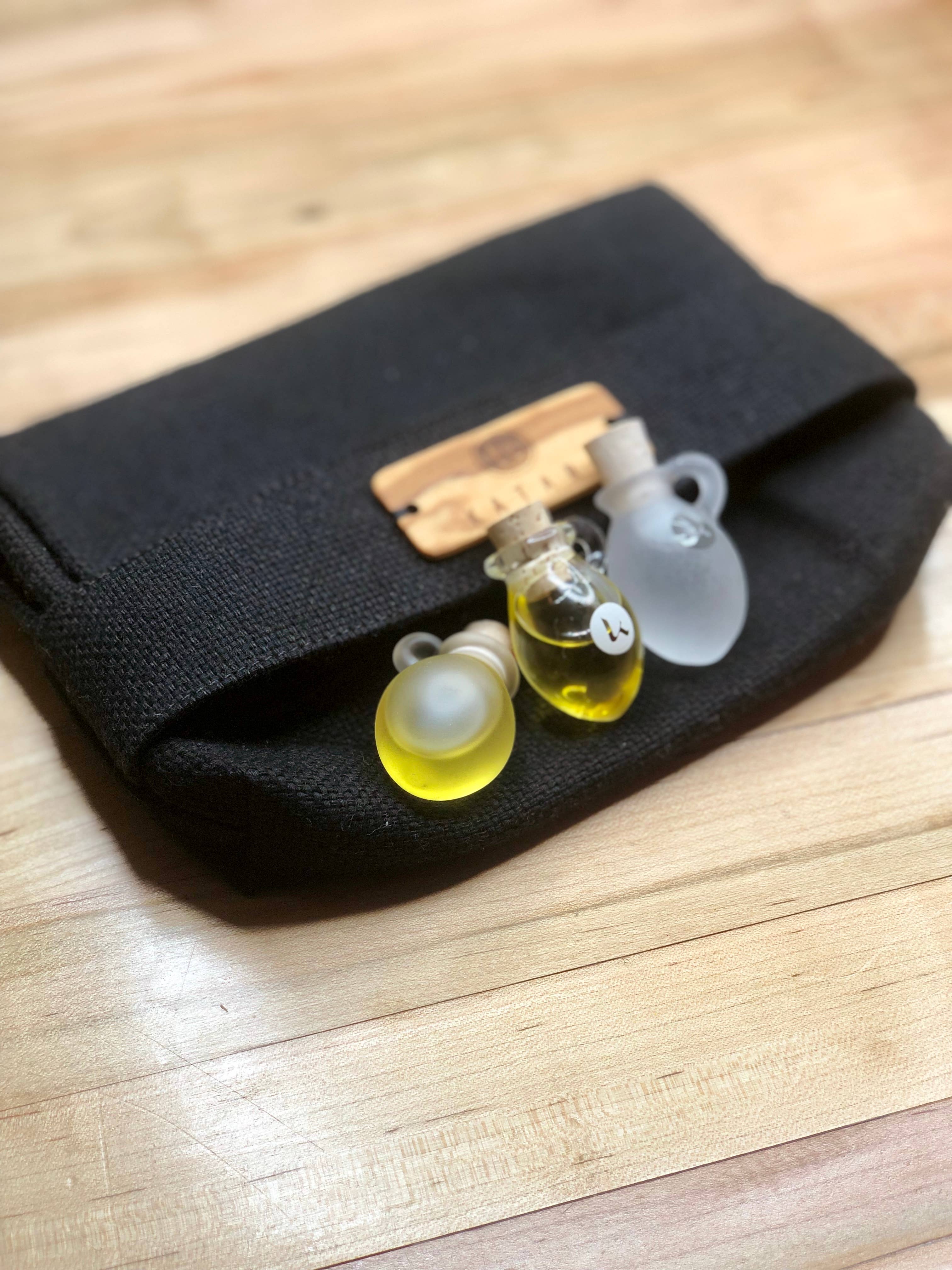 Katari Beauty – wholesale Sprayflaska – APOTECARY SPA | 6 ml handblåst olja och parfymflaska3