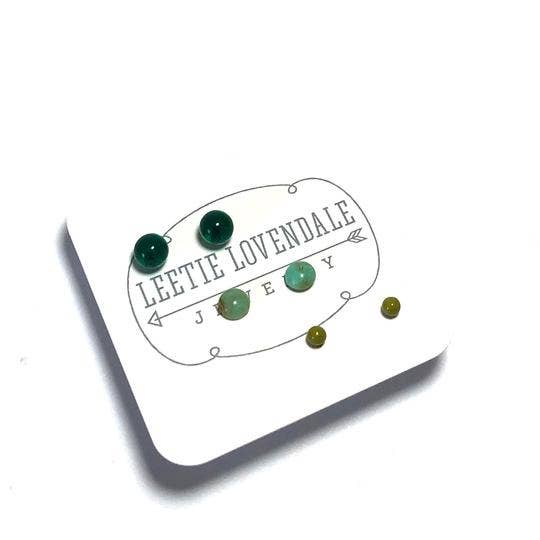 Green Ombre' Vintage Lucite Tiny Studs Set para venta al por mayor de Leetie Lovendale