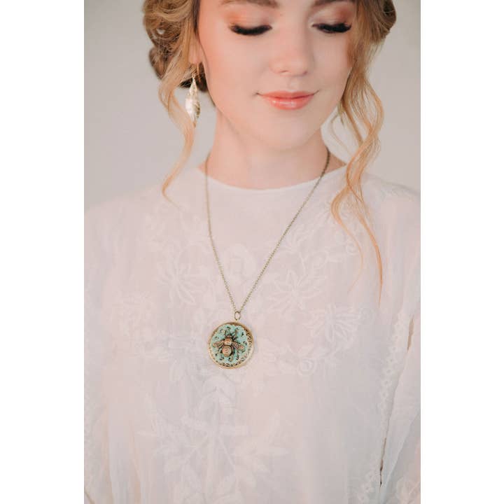A Pocket of Posies - Wholesale Locket Necklace - Honey Bee Necklace - Large Round Locket3