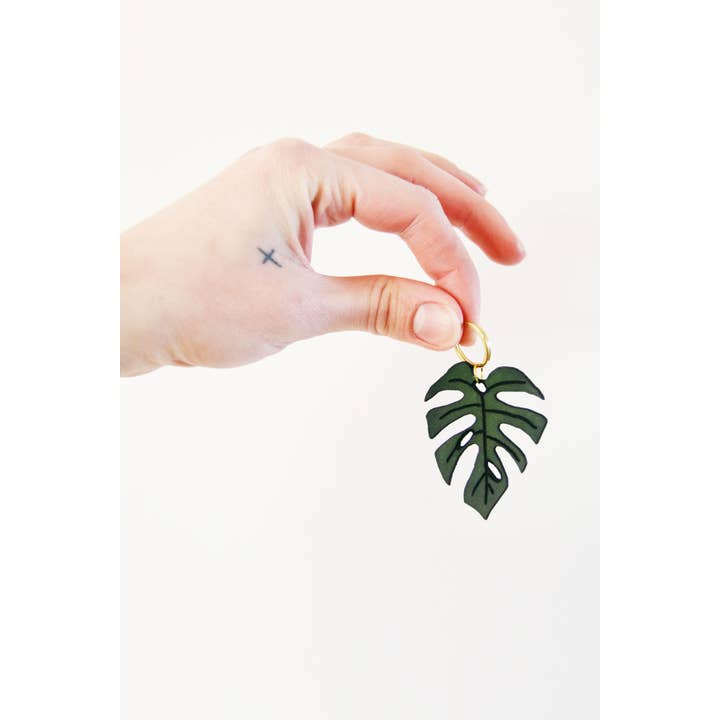 Stitch & Shutter - Wholesale Keychain - Women's - Monstera Leaf Keychain2