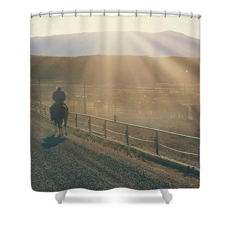 Rideau de douche au coucher du soleil pour la vente par Amanda Smith Western Art, LLC