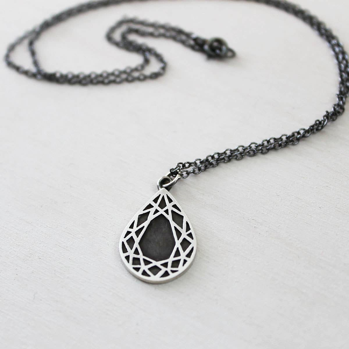 Ivy & Gold Handcraft - Wholesale Pendant/Charm Necklace - Geometric Black Diamond Teardrop Necklace1