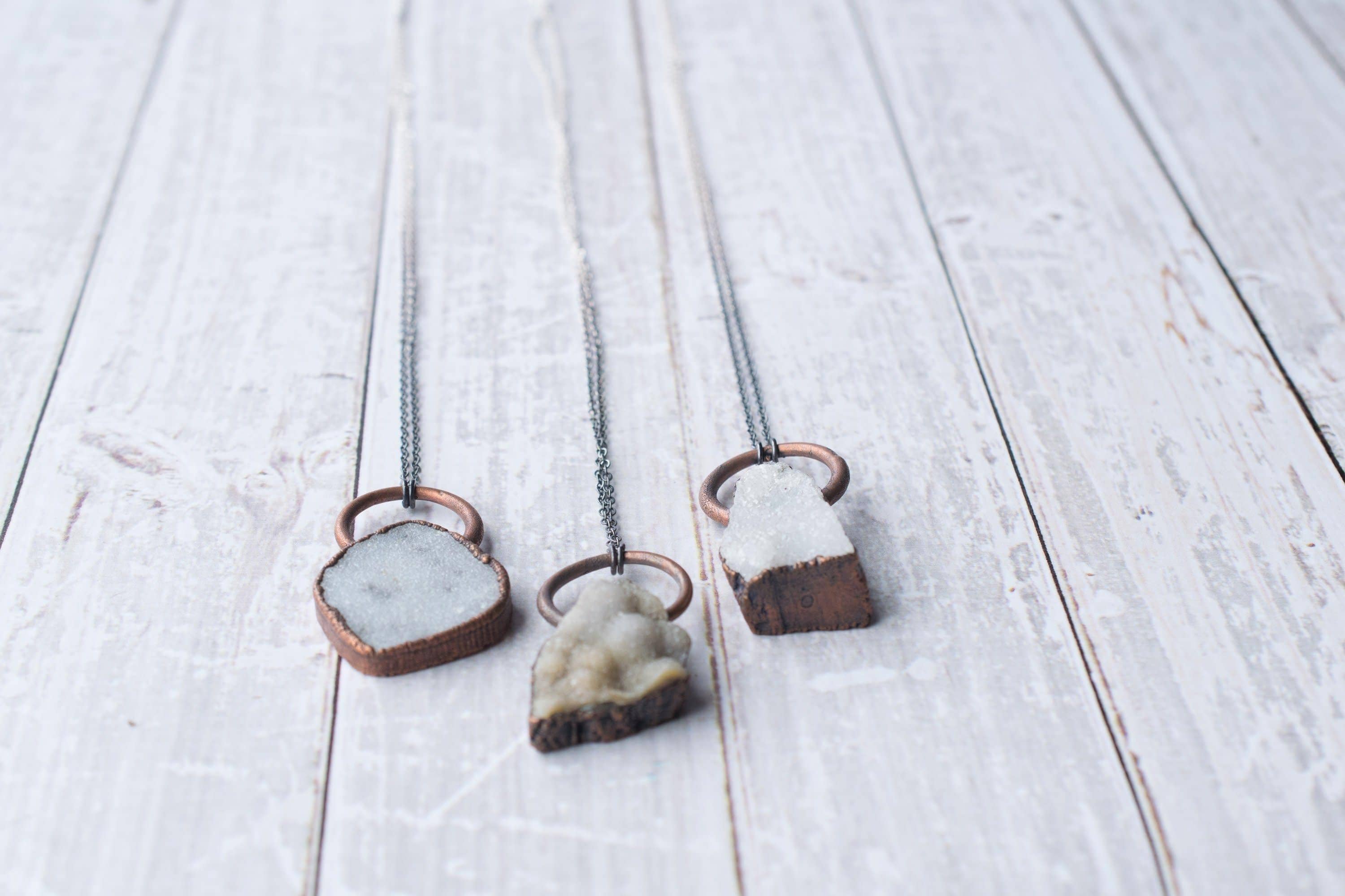 HAWKHOUSE – wholesale Pendant/charm necklace – Undyed Druzy Necklace2