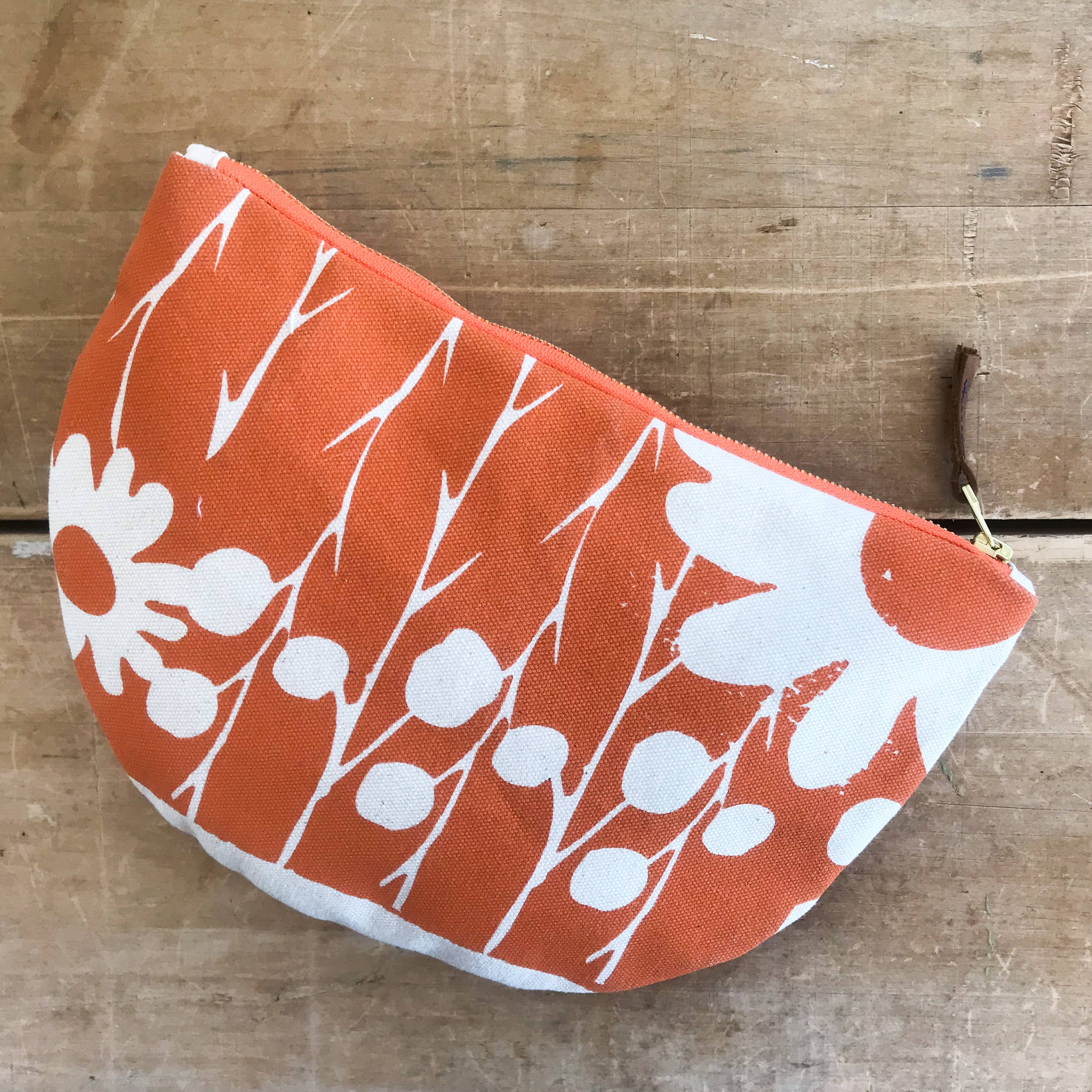 Erin Flett - Wholesale Clutch Bag - Women's - Mango Daisy Thorn Large Half Moon Bag2