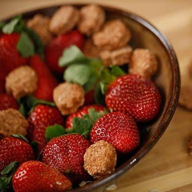 Splash à la fraise - Sac de 8 oz pour la vente par Paw Street Barkery