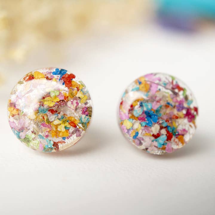 Circle Stud in Party Mix Flores secas reais e brincos de resina por atacado de Ann + Joy