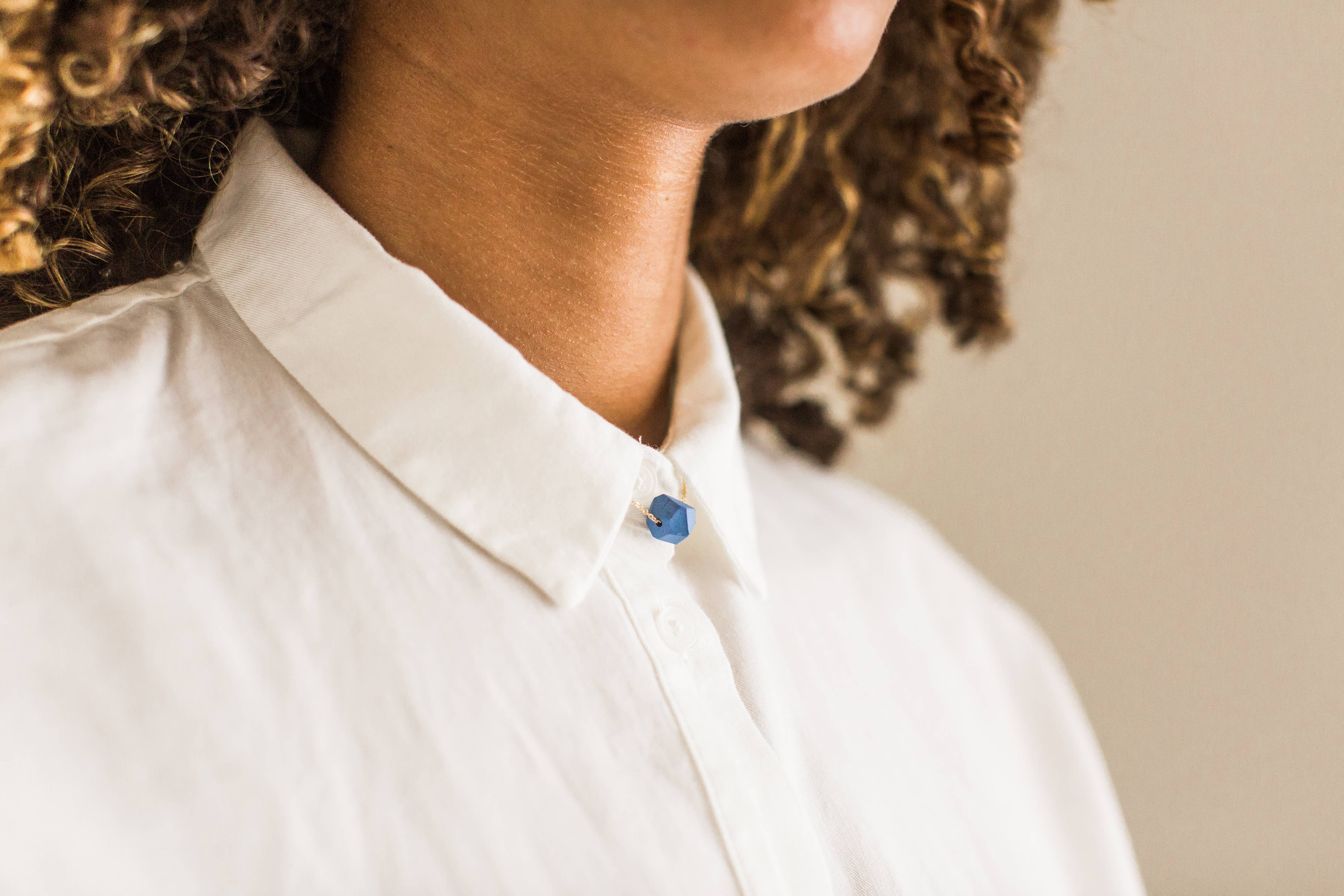 Jenna Vanden Brink Ceramics – wholesale Hänge-/berlockhalsband – Petite facetterade porslin halsband3