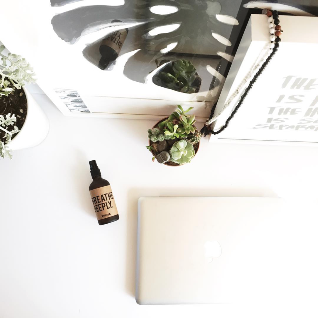 Happy Spritz - Wholesale Essential Oil - Breathe Deeply Essential Oil Spritz2