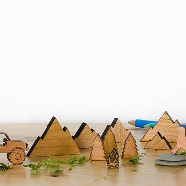 163 Design Company - Wholesale Decorative Tabletop Object - Desktop Miniture Jeep Adventures3