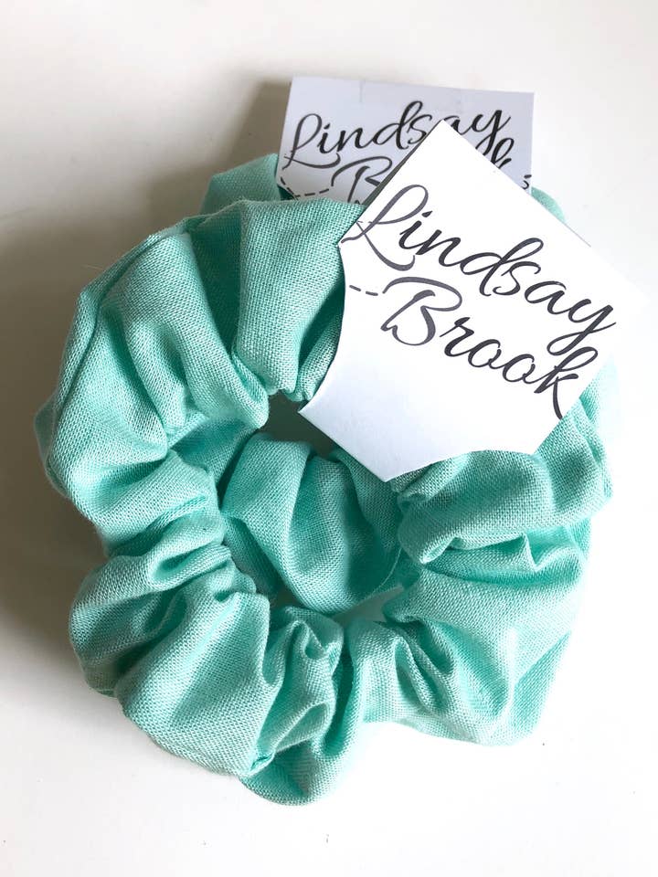 Ekologisk Teal Scrunchie för wholesale av Lindsay Brook Designs