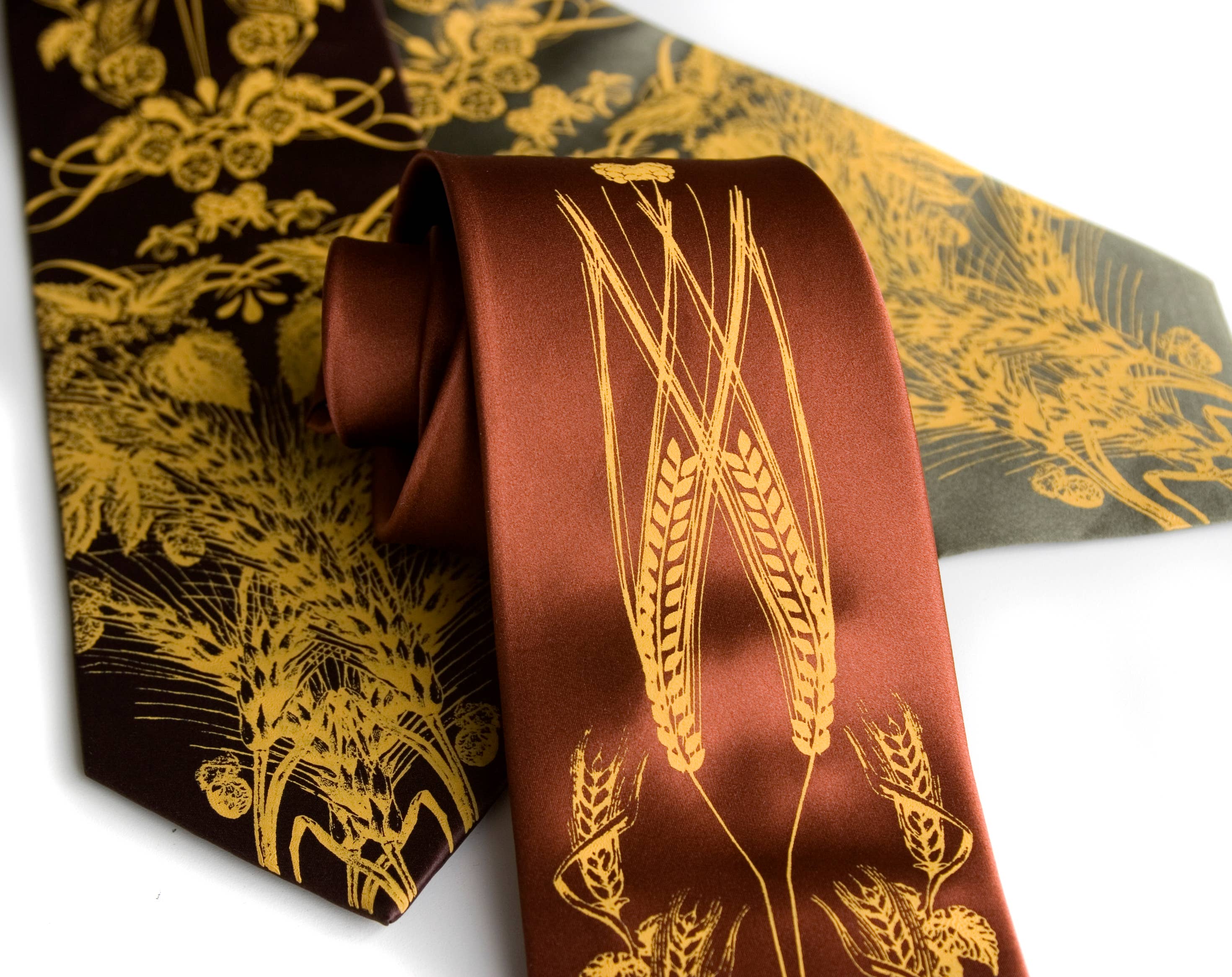 Cyberoptix Tie Lab - Wholesale Necktie - Men's - Beer Necktie. Hops & Wheat Print Tie1