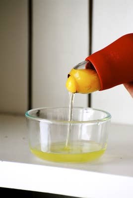 Lemon Poppy Inc. - Wholesale Kitchen Tool/Gadget - CLOSEOUT Egg Separator1