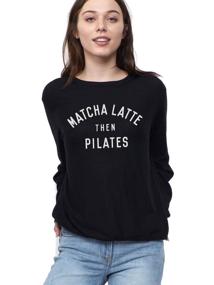 Matcha Latte Schwarzer Pullover für den Großhandel von Social Sunday